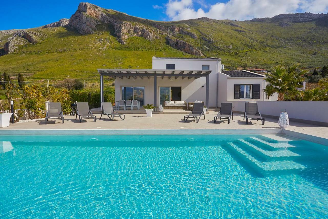Biancolilla Villa *